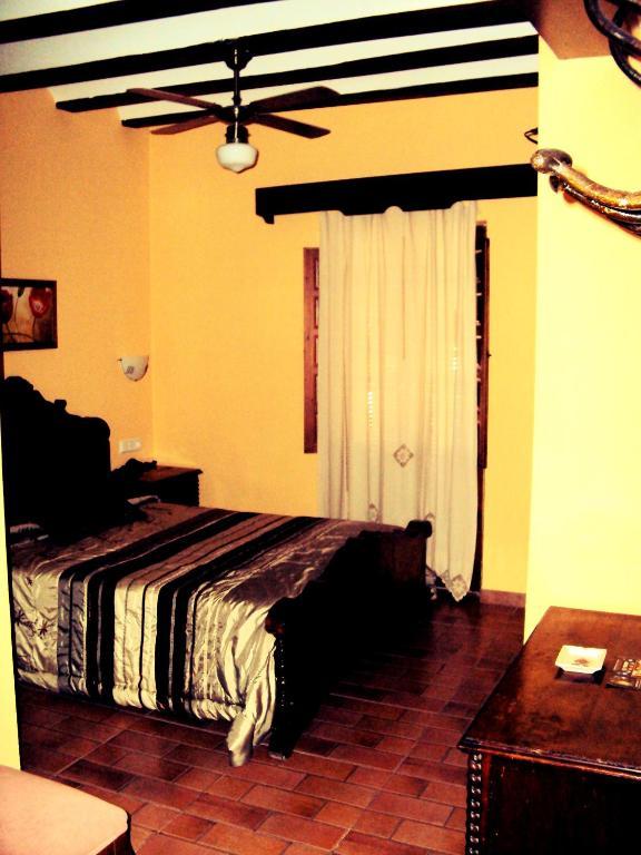Alojamiento Turistico La Tinaja Requena Zimmer foto